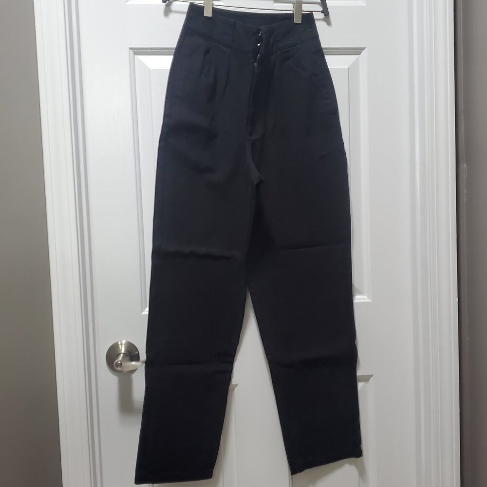 Lucy and Yak Black Pleated Pants | 26